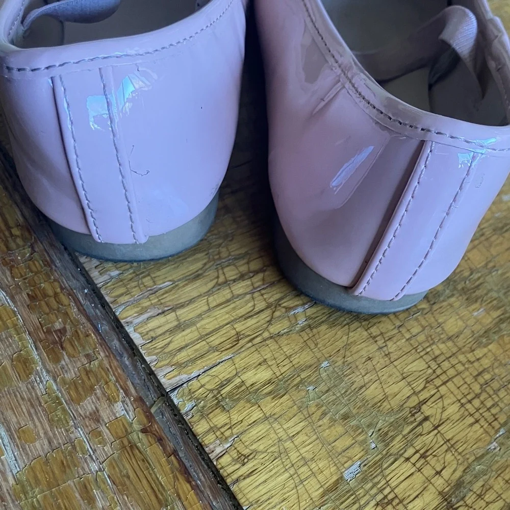Place Light Pink Ballet Shoes with Bow
